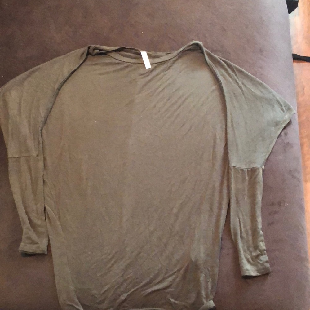 Army green quarter length shirt